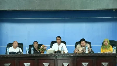 Memahami Pelaksanaan Pemerintahan dan Netralitas PNS: Seminar Ilmu Politik di Bolaang Mongondow Timur