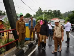 Curah Hujan Tinggi, Bupati Boltim Tinjau Lokasi Luapan Air Sungai 22 Curah Hujan Tinggi, Bupati Boltim Tinjau Lokasi Luapan Air Sungai