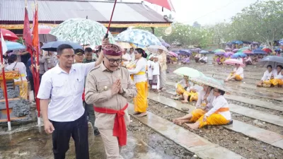 Pj Bupati Bolmong Limi Mokodompit - Perayaan Hari Raya Galungan sebagai Peningkatan Sradha dan Bhakti Umat 1