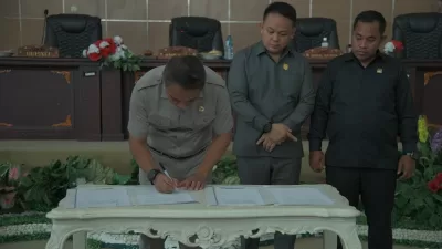 Bupati Boltim Bersama Pimpinan DPRD Teken Nota Kesepakatan Perubahan KUA PPAS 2023