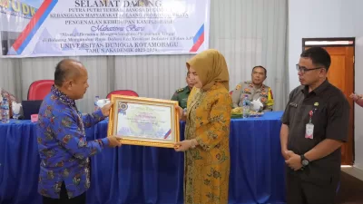 Wali Kota Kotamobagu Raih Penghargaan sebagai Tokoh Pengembangan Pendidikan Tinggi di BMR