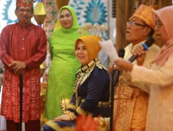 Wali Kota, Ir. Hj. Tatong Bara Ikuti Prosesi Adat Poponagan Kon Komalig Moloben