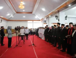 Wali Kota Tatong Bara kembali mengukuhkan jabatan bagi 51 ASN di Pemerintah Kota Kotamobagu