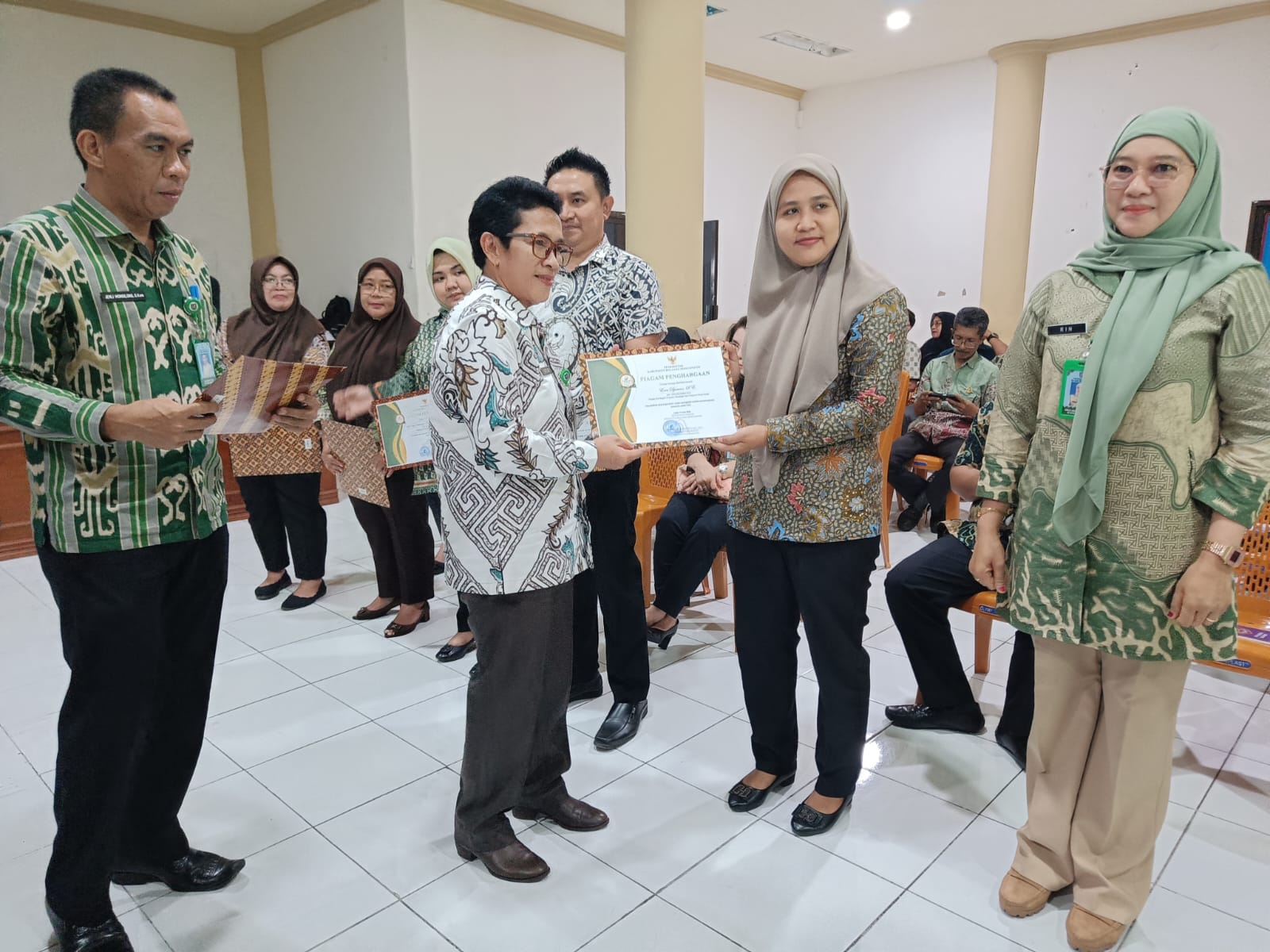 Pelayanan Publik Pemkab Bolmong: Target Zona Hijau 2026 3 Tingkatkan Pelayanan Publik Pemkab Bolmong gelar Kick-Off PEKPPP 2026 dan pendampingan Ombudsman RI untuk raih Opini Zona Hijau tanpa maladministrasi.