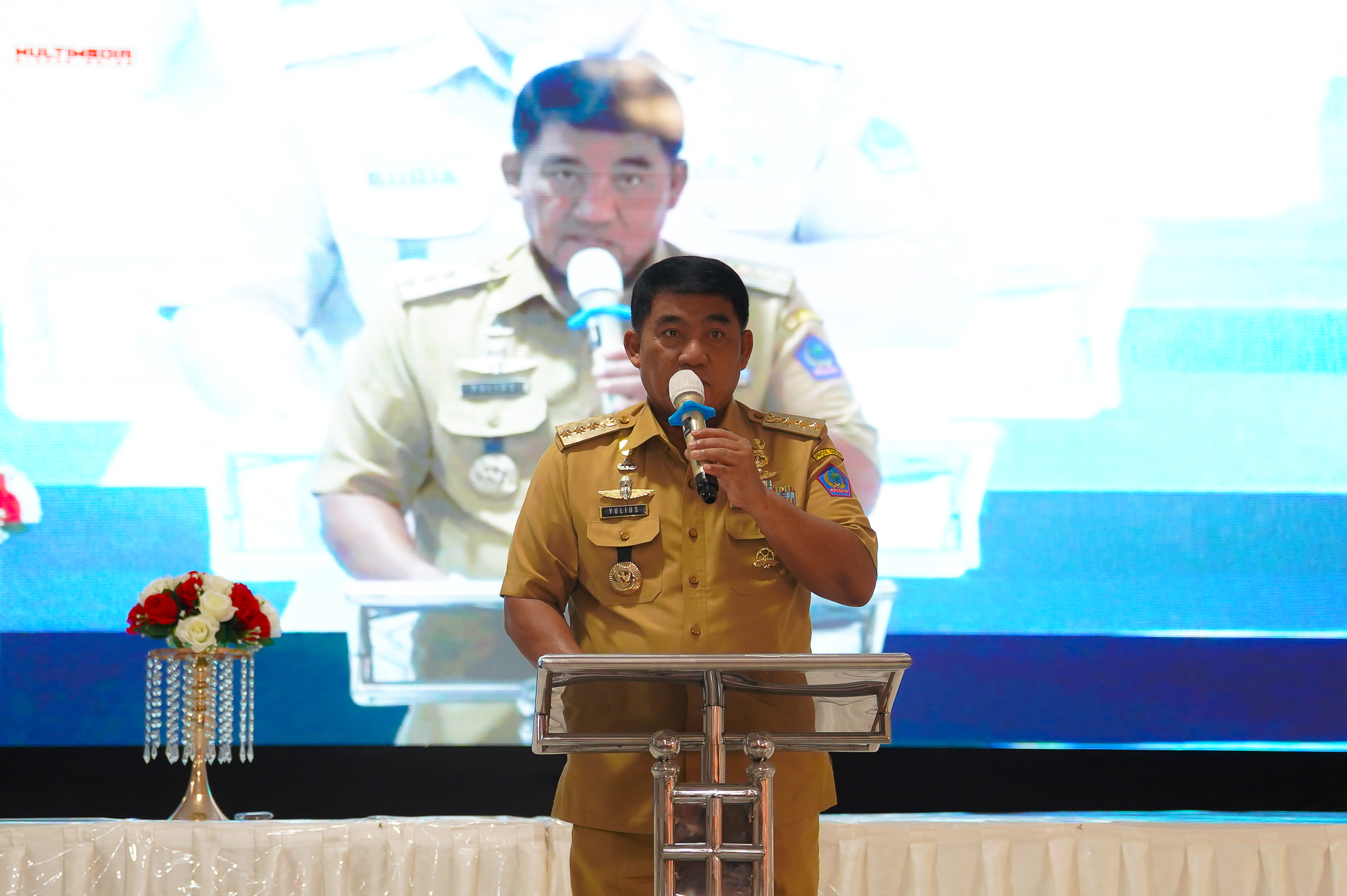 Sidang Sinode GMIBM ke-60 resmi dibuka oleh Gubernur Sulut Yulius Selvanus di Pinogaluman, turut dihadiri oleh Bupati Bolmong Yusra Alhabsyi.