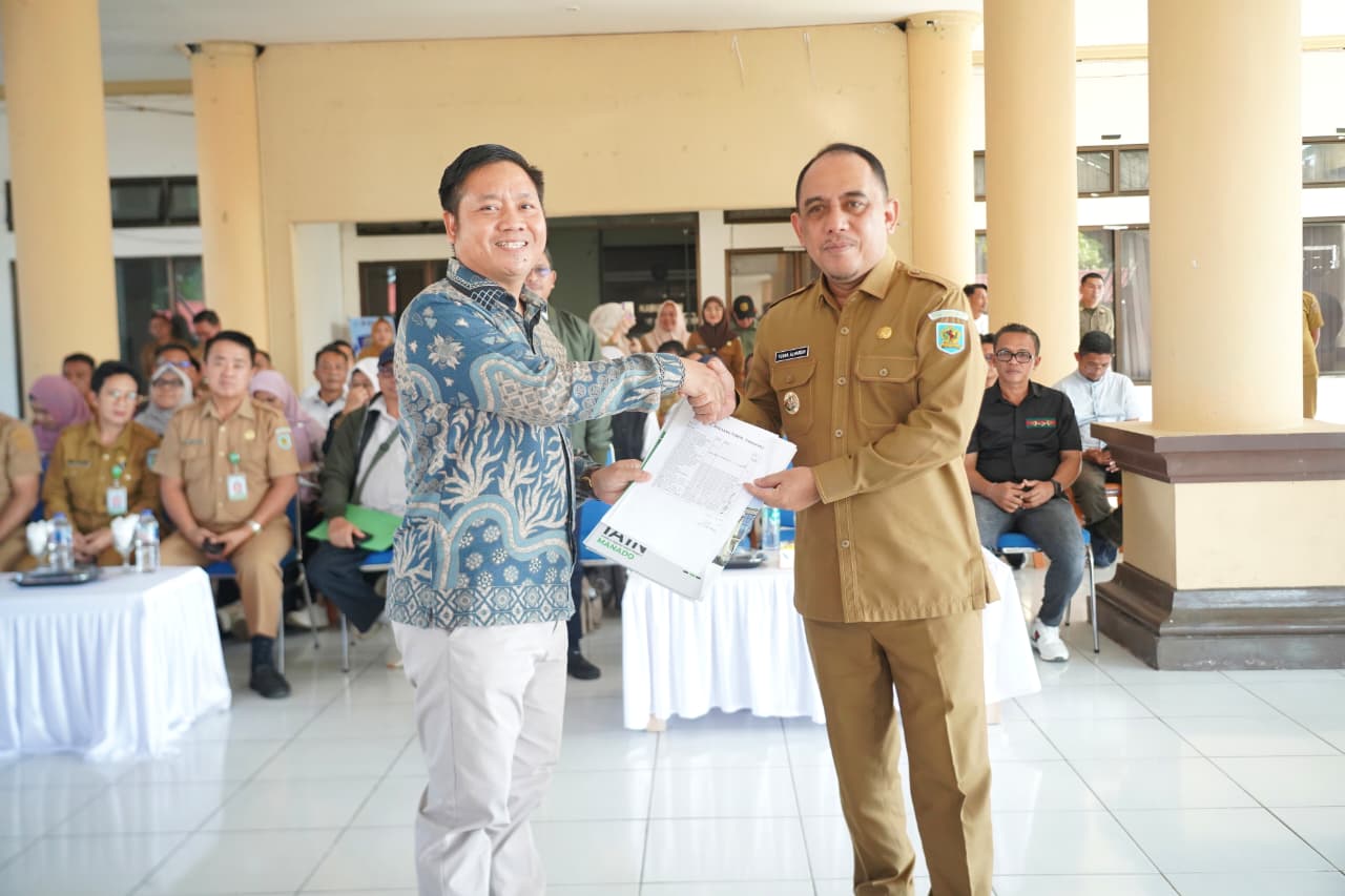 Bupati Yusra Alhabsyi resmi menerima 345 mahasiswa KKN IAIN Manado di Bolmong. Mahasiswa diajak aktif berkolaborasi membangun desa.